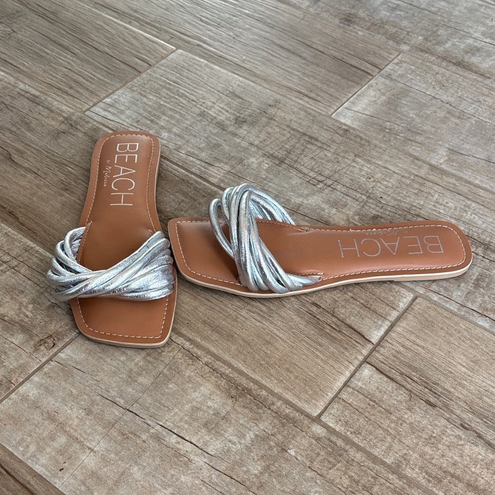 Beach by Matisse Gale Metallic Slide Sandals